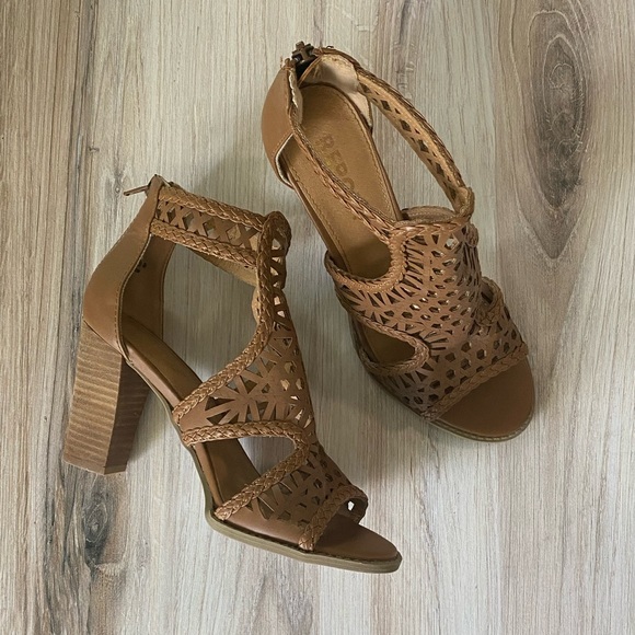 Peep toe cut out heels by Report - Picture 2 of 6